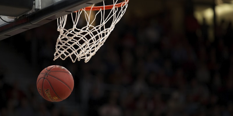 NBA篮球运动员扣篮的精彩瞬间